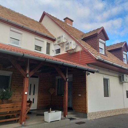 Ginkgo Apartman Demjén Dış mekan fotoğraf